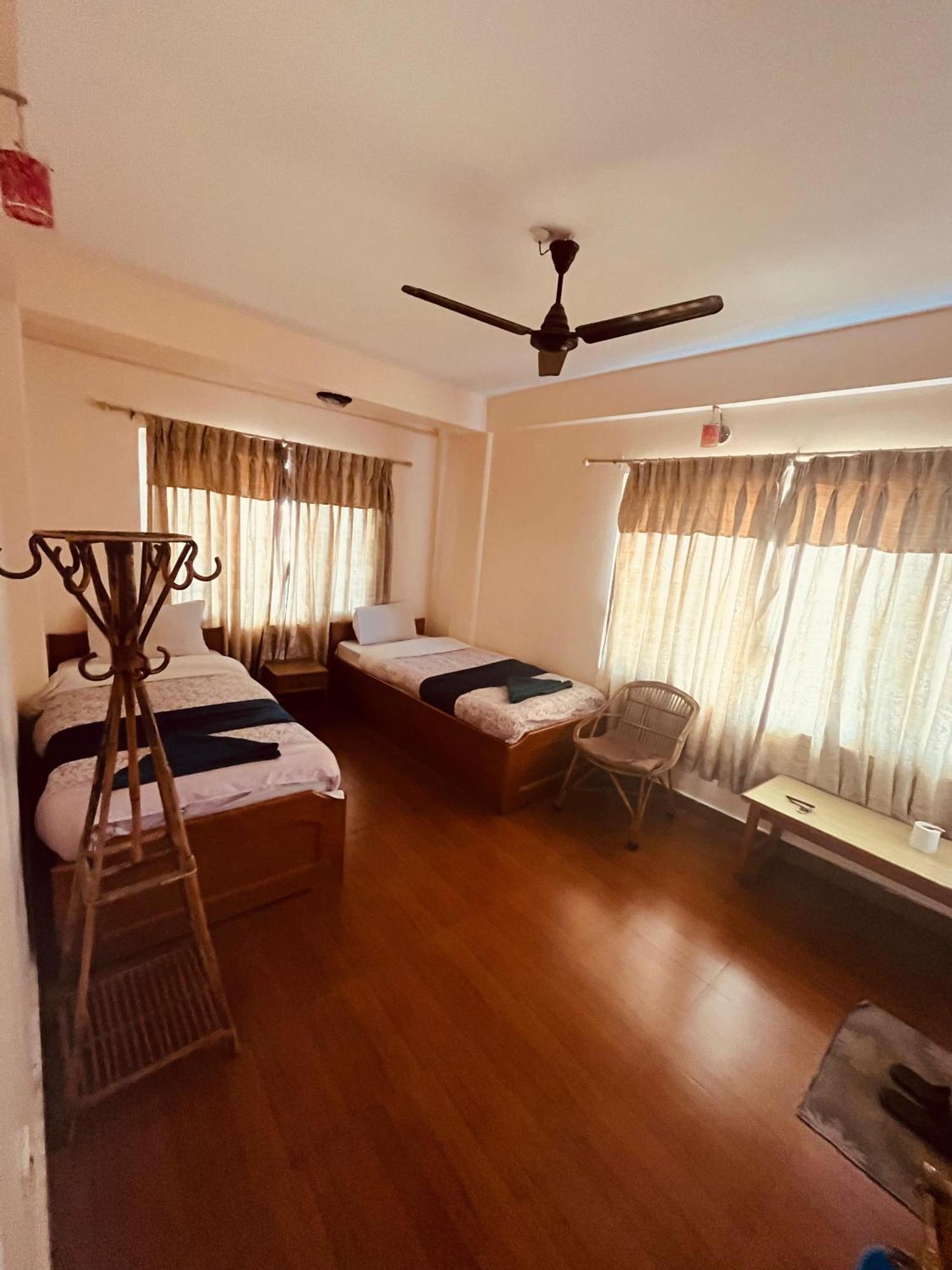 Hotel Global Inn Pokhara Exterior foto