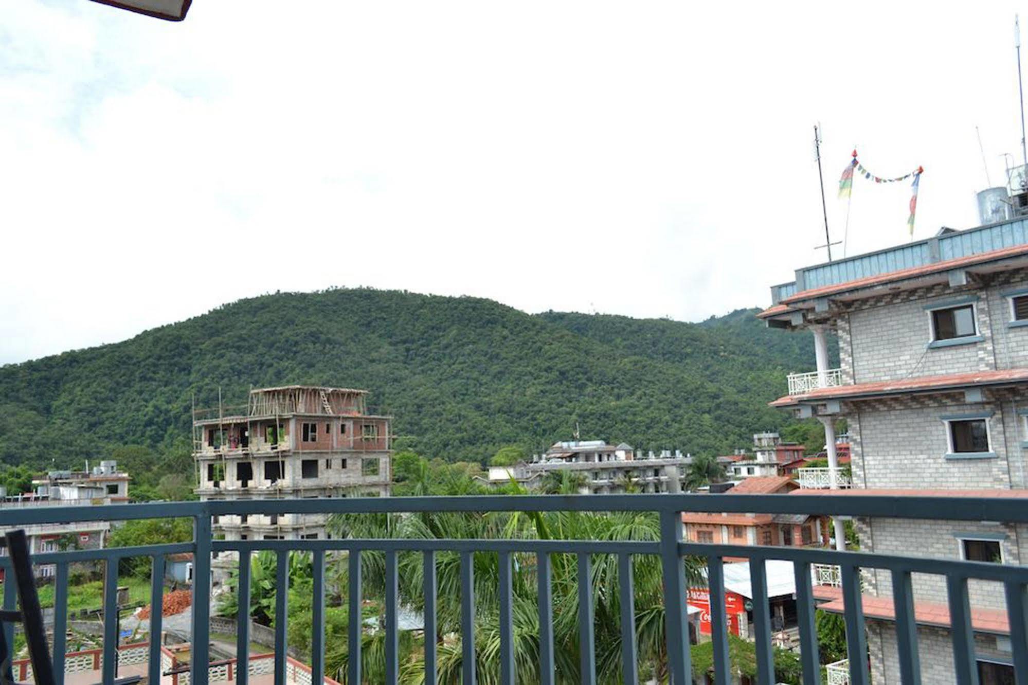 Hotel Global Inn Pokhara Exterior foto