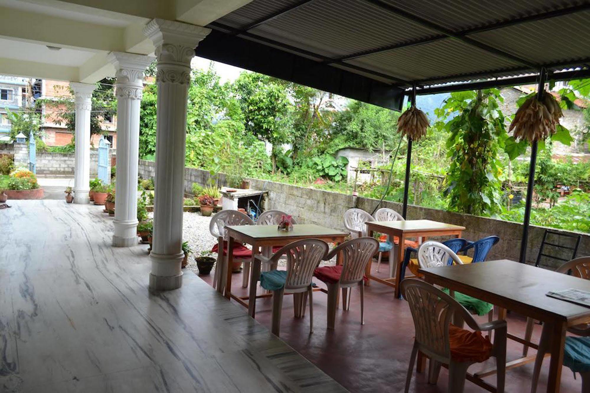 Hotel Global Inn Pokhara Exterior foto