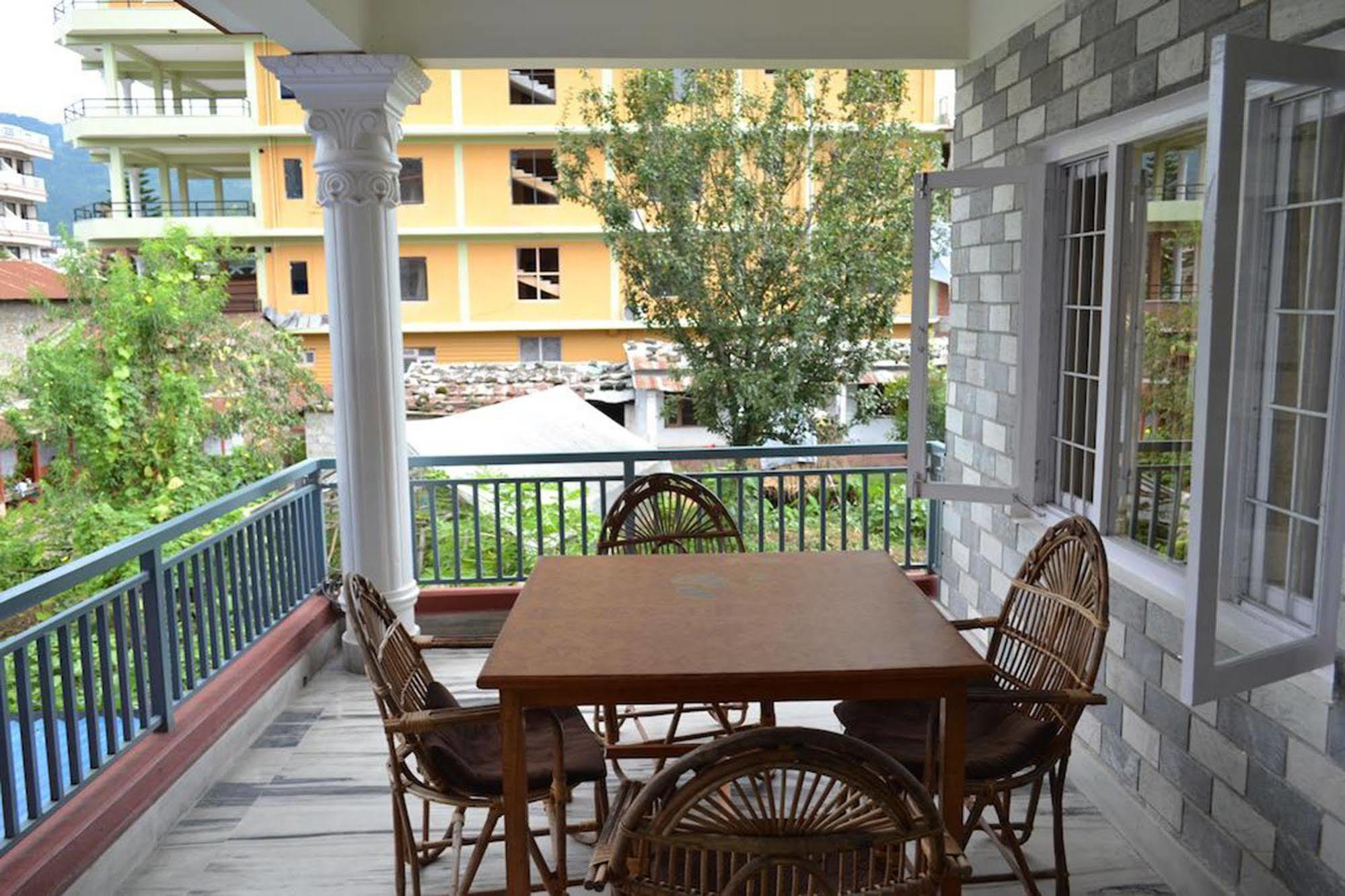 Hotel Global Inn Pokhara Exterior foto